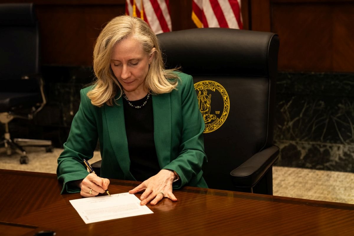 Spanberger_signing_1200.jpg