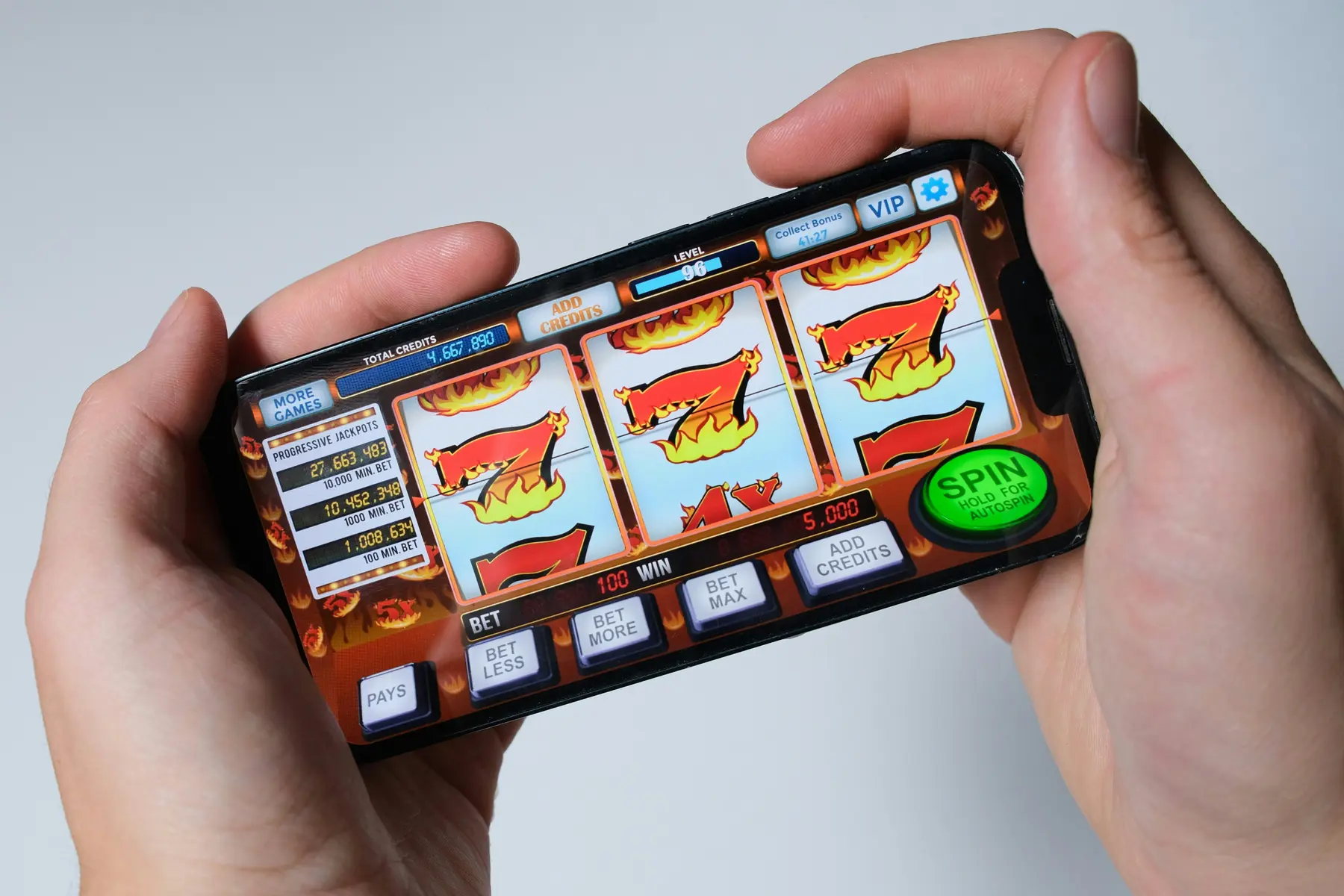 Michigan-Players-Face-Gaps-on-Unlicensed-Gambling-Sites.webp